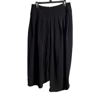 Anthropologie Elevenses Black Slit Leg Gaucho Capri Pants. Viscose/Rayon Size 8